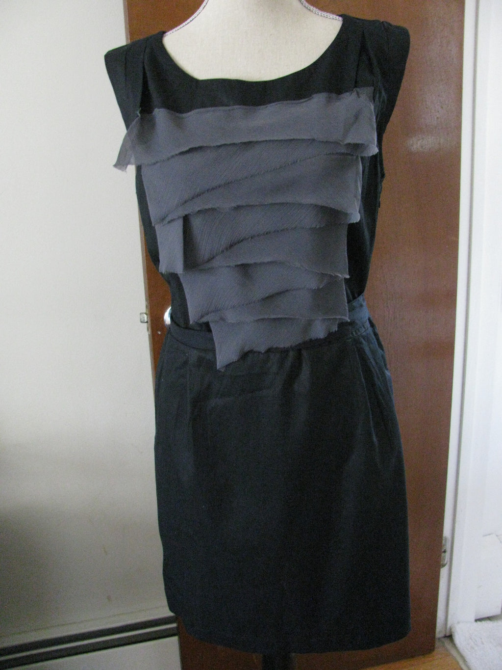 Gap Women's Black Gray Tencel Cotton  Cascade front dress Size 12 New
