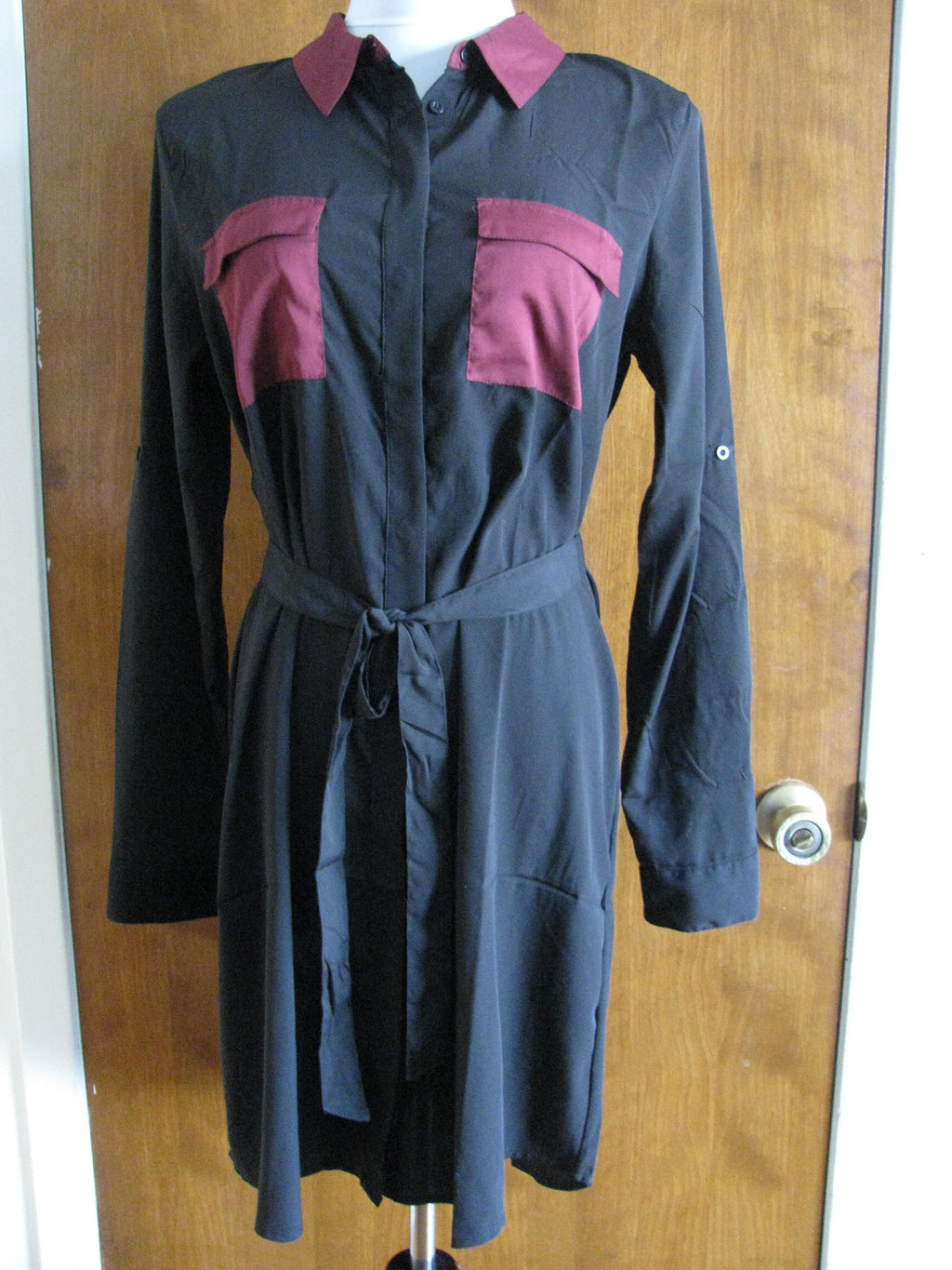 Romeo & Juliet Women's Black Burgundy Dress Small 