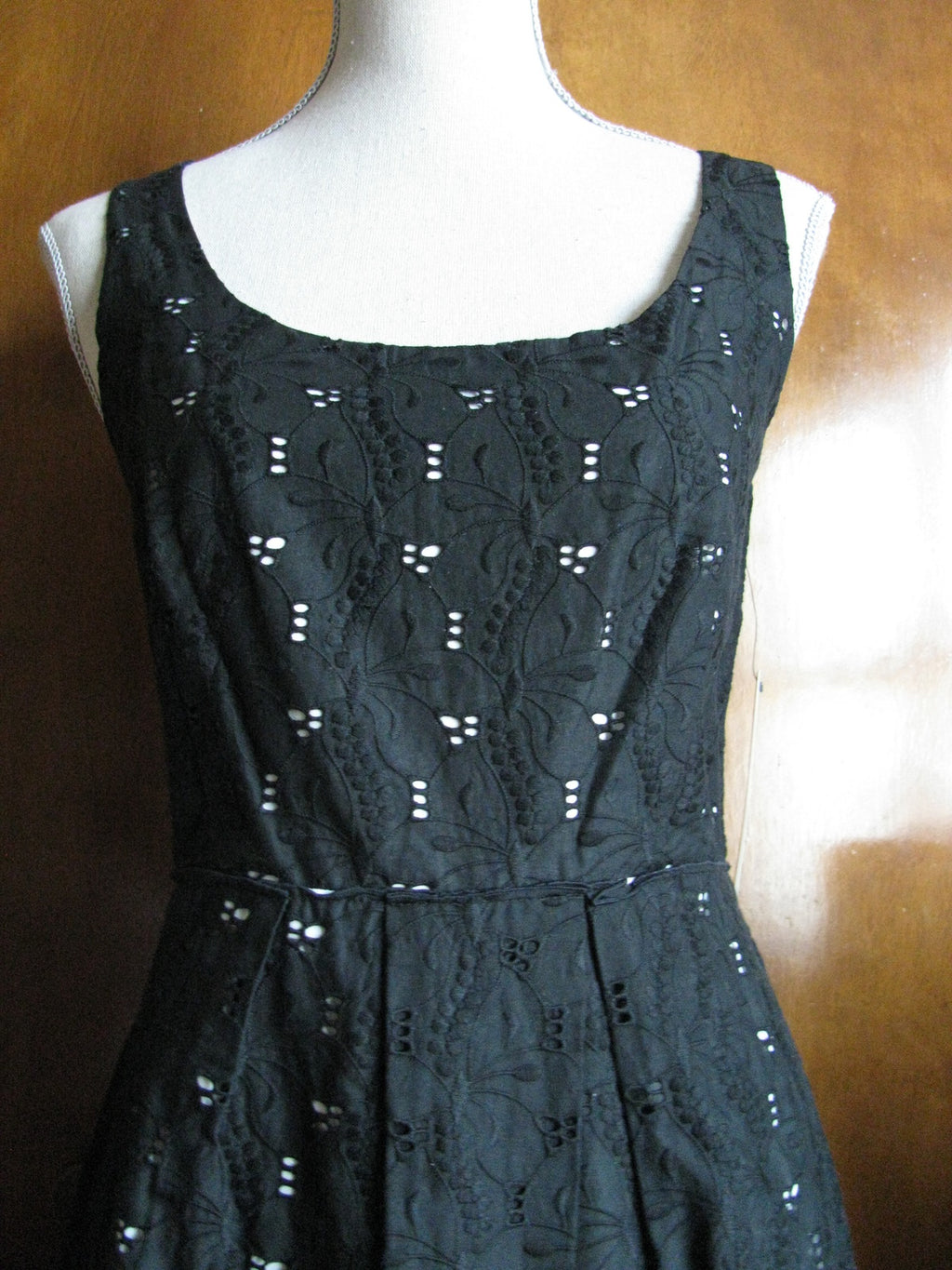 Tahari women's black cotton dress