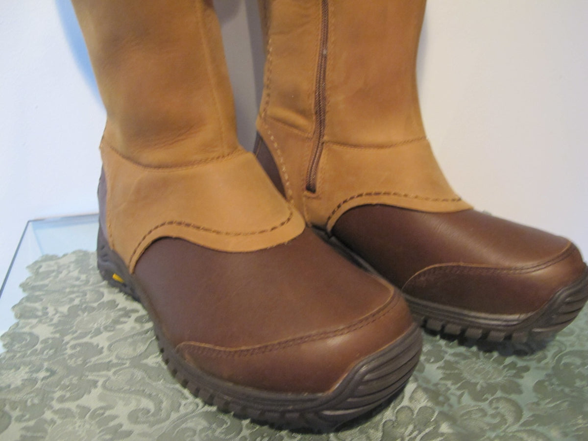 UGG Australia women’s beige brown waterproof New boots (runs small)