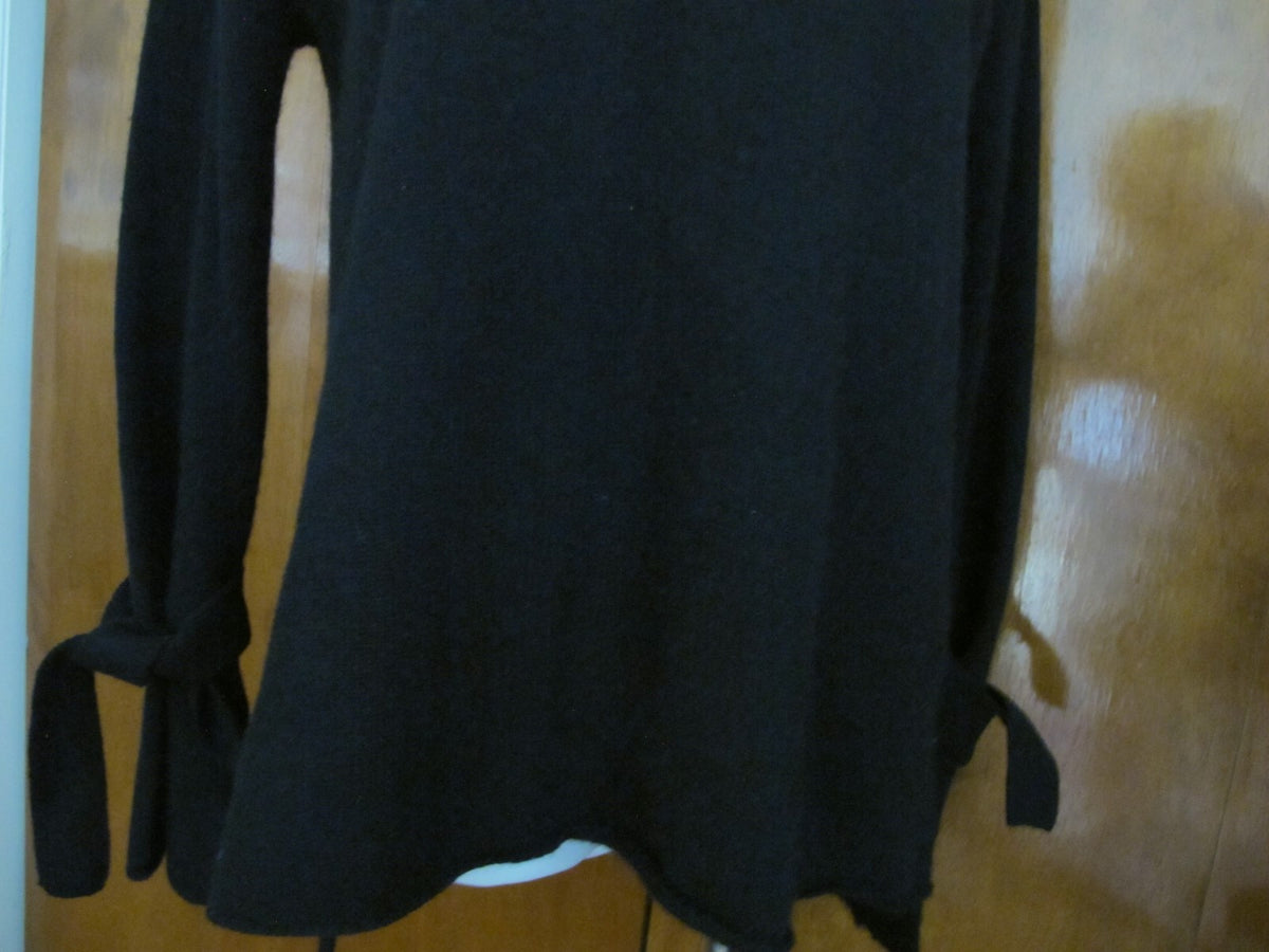 Bloomingdale's Women's Black 2 Ply Cashmere Sweater Small 