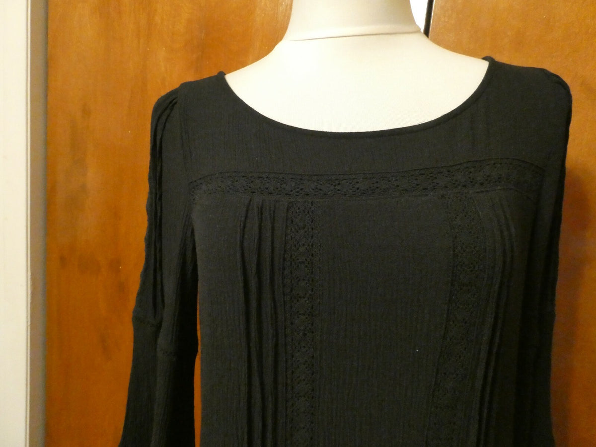 Sanctuary women’s black 3/4 sleeves detailed lined rayon dress Small