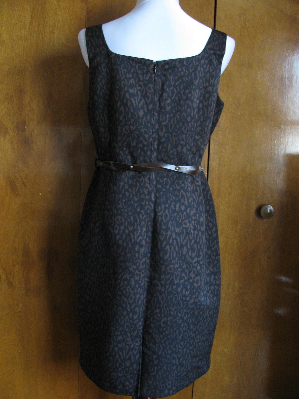 Tahari women's black/dark chocolate fitted lined dress  Size 12  