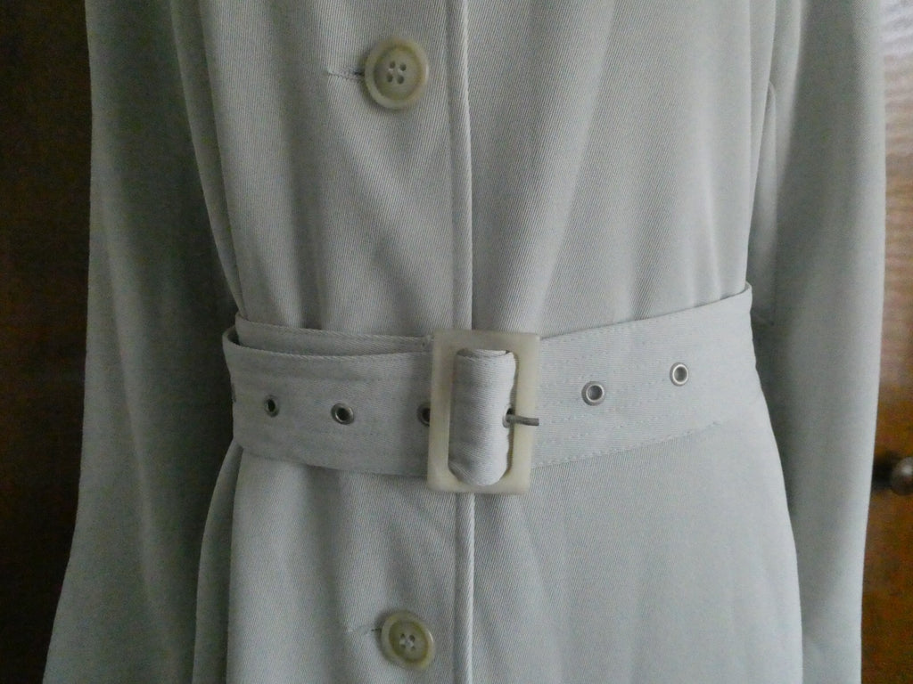Holt Renfrew women' light gray 1/2 lined buttons belted long coat size 10 petite