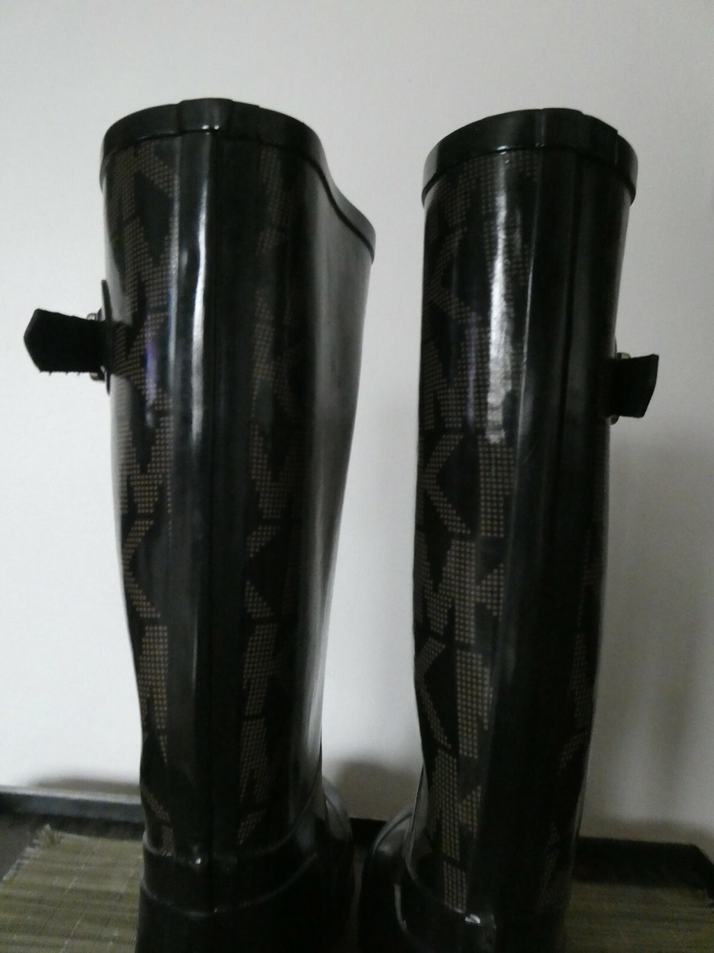 Michael Kors women's black/ brown round toe rain boots size 6M