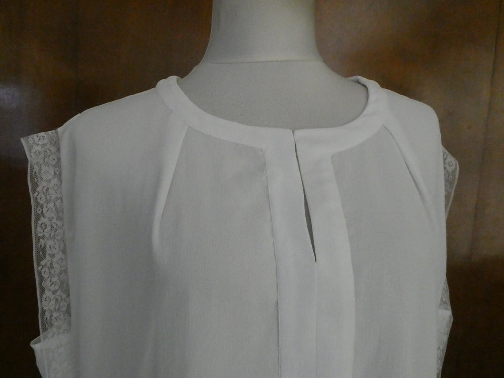 Anthropologie Ranna Gill Women's Decorated Detailed Lined White Top Size Large