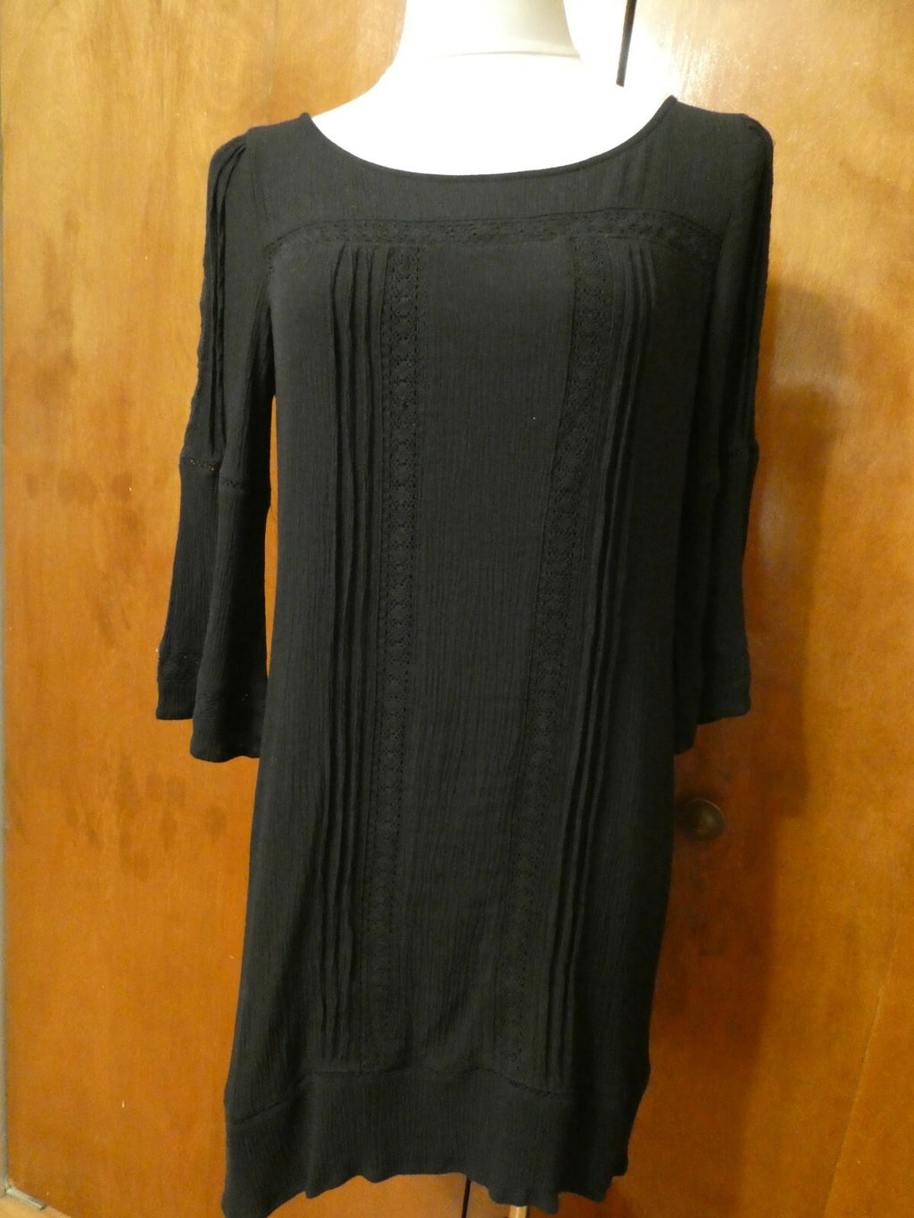 Sanctuary women’s black 3/4 sleeves detailed lined rayon dress Small