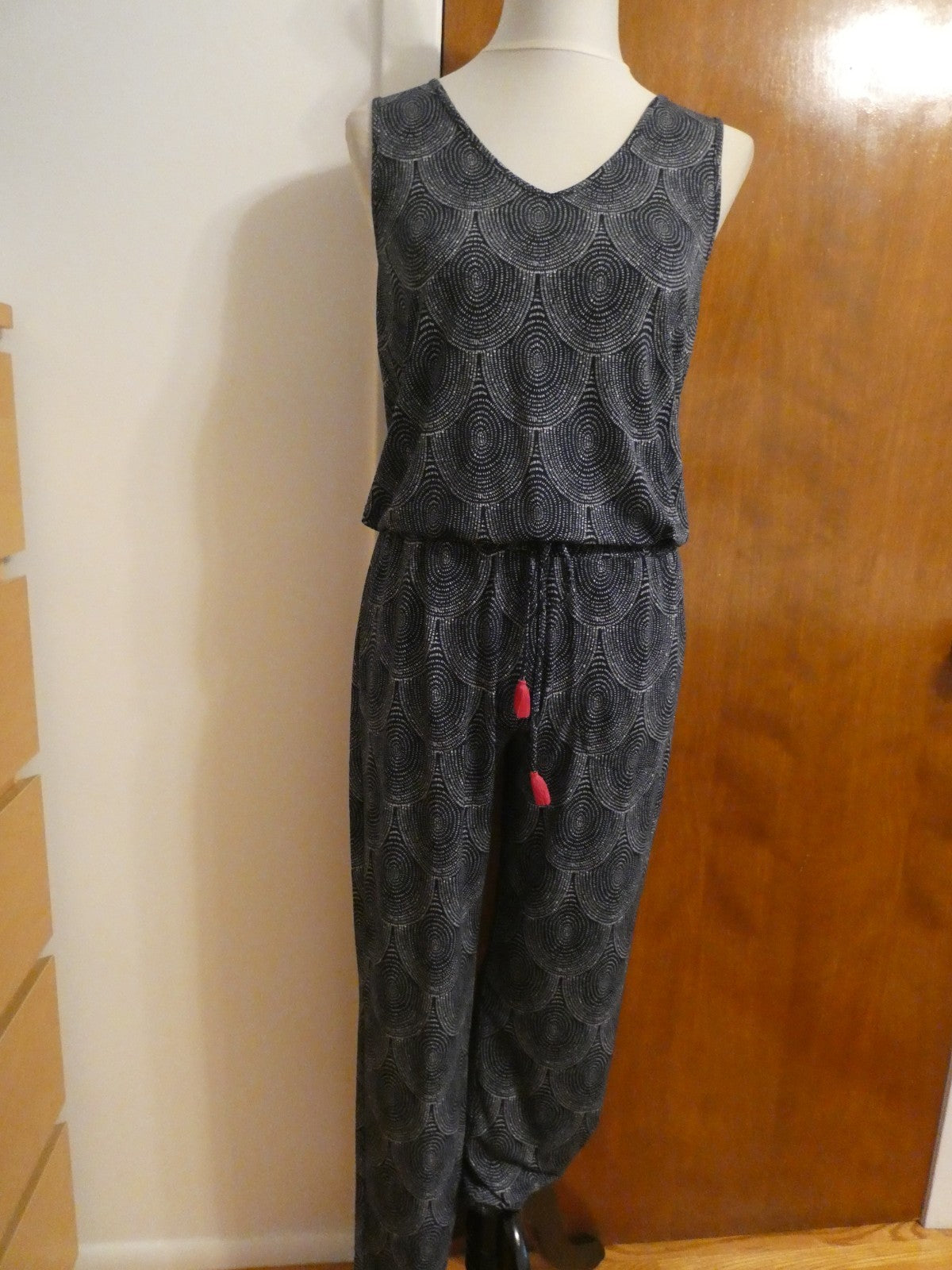 Hatley Women's Sleeveless Jumpsuit S/P Black White Print Tassel Tie Stretch EUC