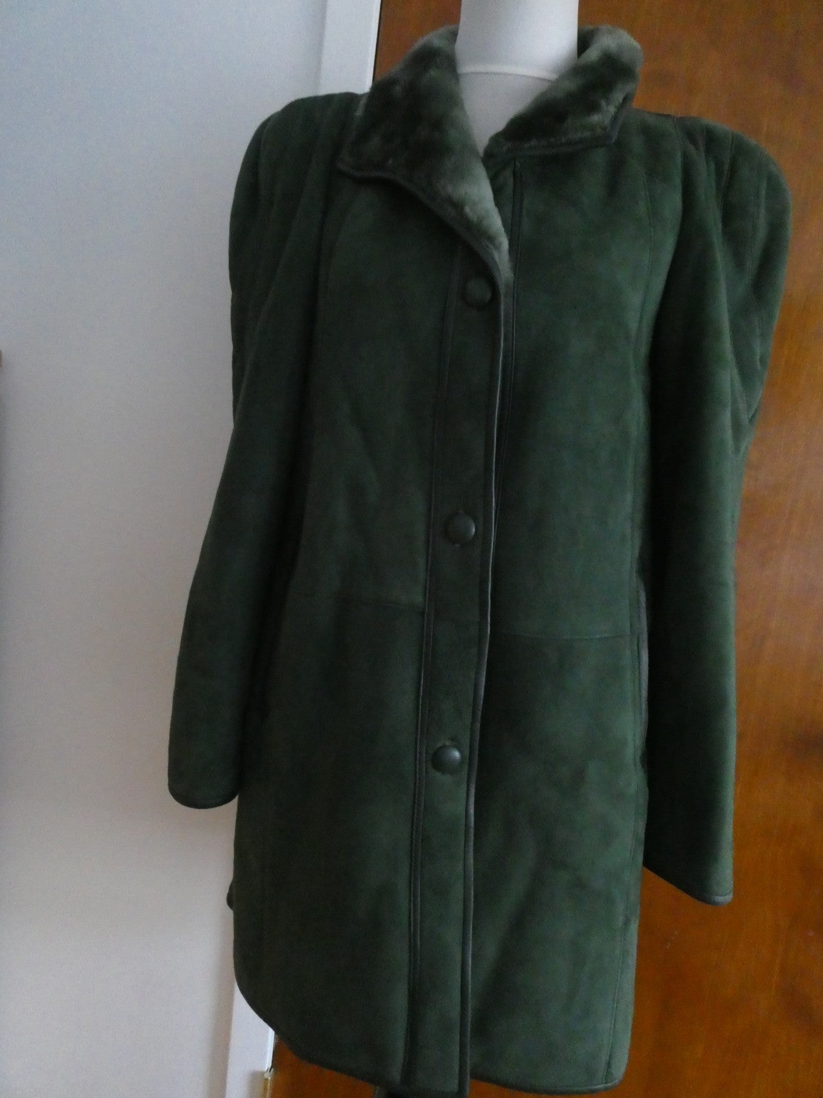 Women's Green Shearling Sheepskin Mid Long Winter Coat Made In Spain Size 10 NWT