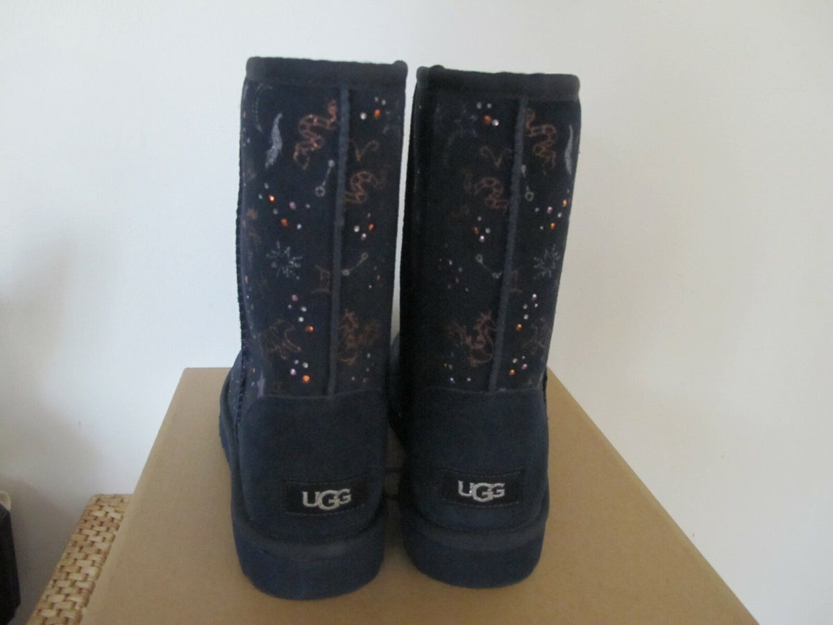 UGG CLASSIC ZODIAC WOMEN SHORT BLUE SUEDE SHEEPSKIN BOOTS SZ 7 AND 8 (Run Small)