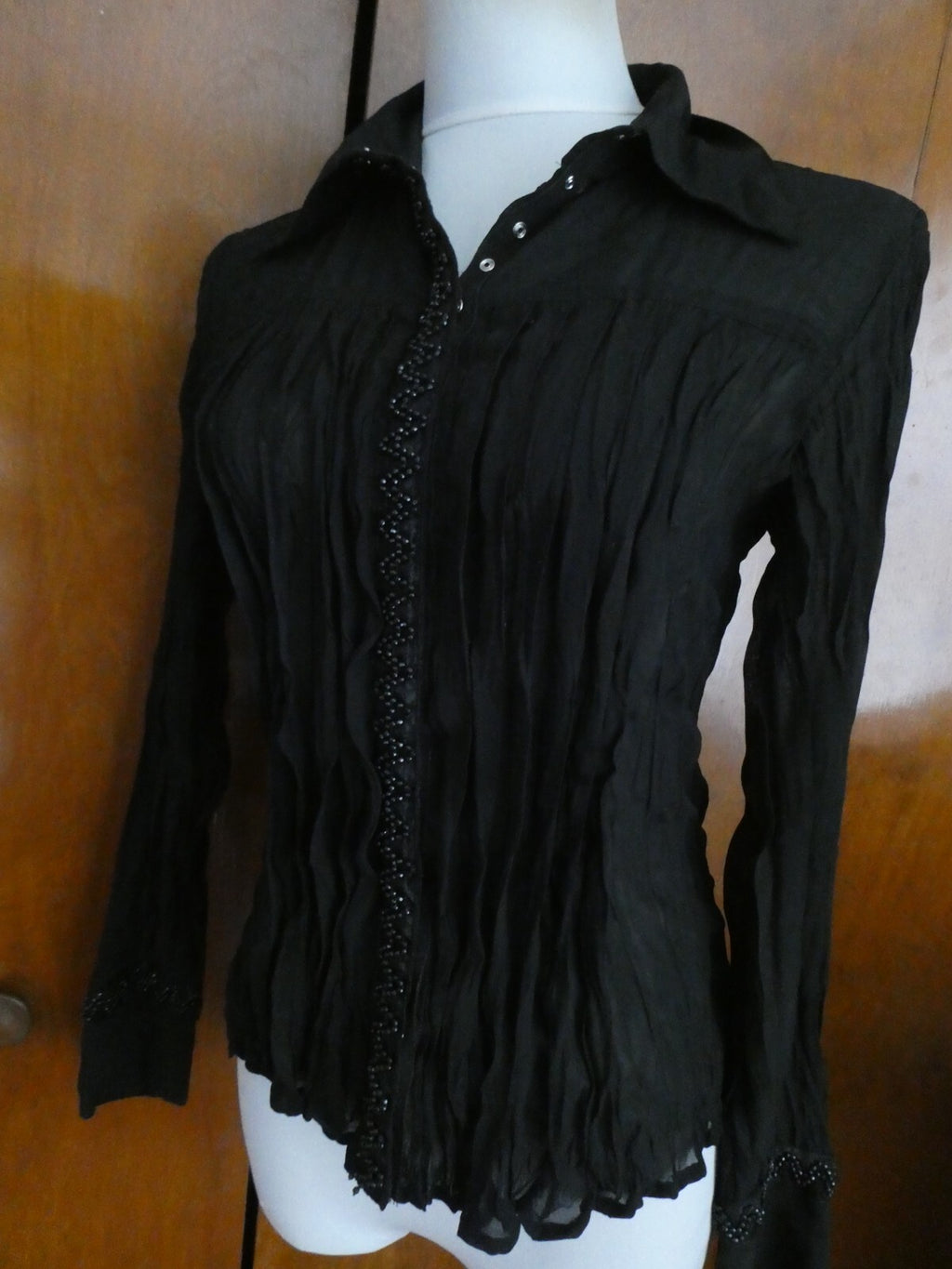 Le Caviar women’s black evening long sleeves top size Small
