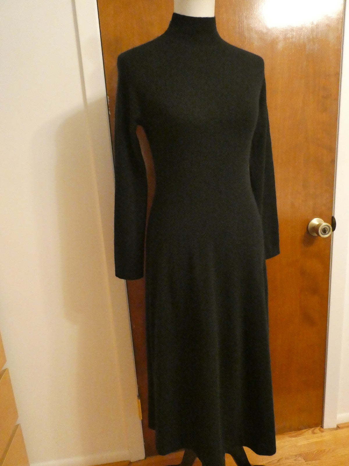 Bloomingdale's 100% 2-Ply Cashmere Black Mock Neck Midi Dress NWT $248 Size XS