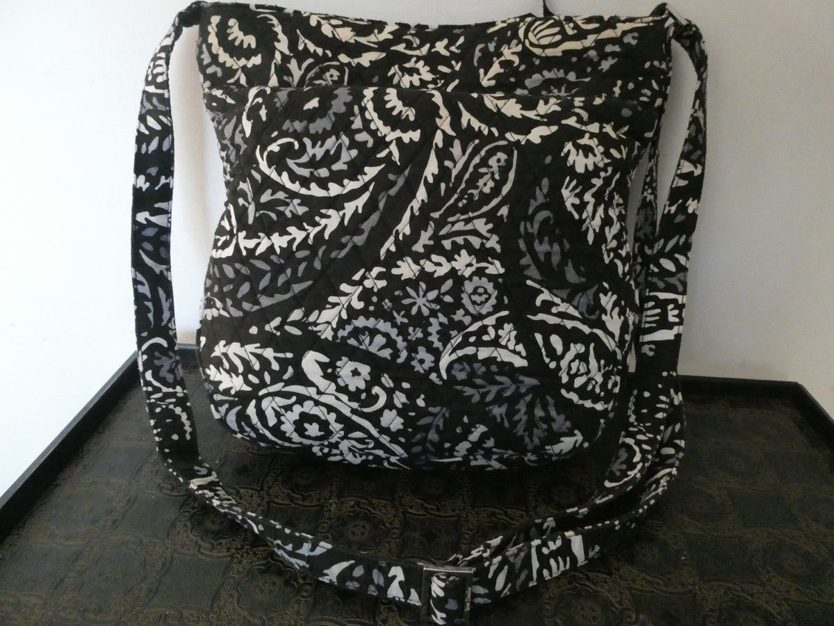 Vera Bradley Women's Black/White Shoulder Crossbody Quilted Zippered Bag