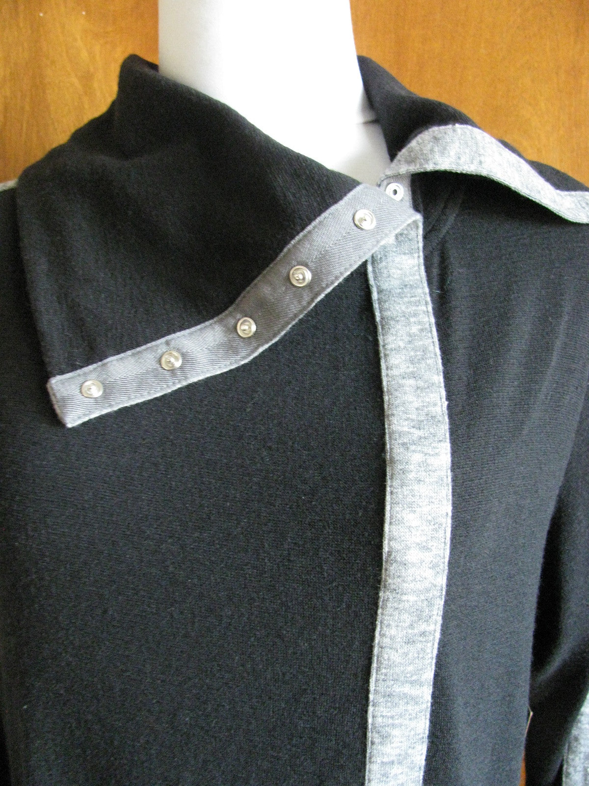 Rachel Roy women’s black gray sweater dress with snaps closures New