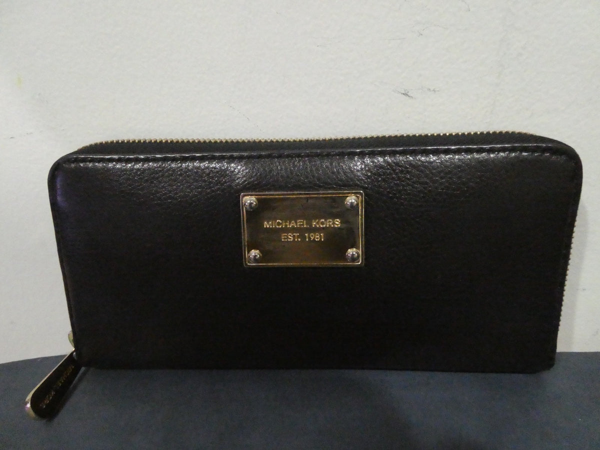 MICHAEL KORS Zip Around Wallet Black Gold Logo Plate Designer Large
