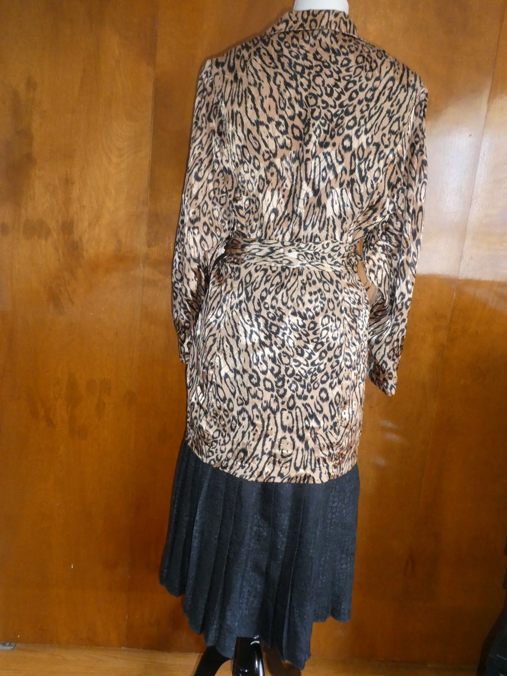 Vintage Baruch Women 2 Pc Suit Size 48 Leopard Jacket Black Pleated Lined Skirt