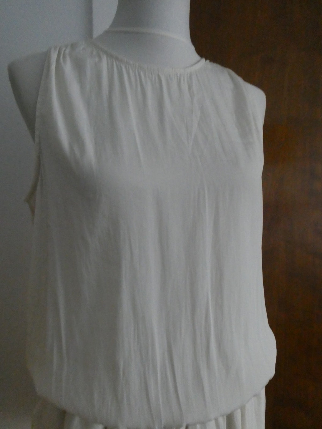 Gap Women's Ivory Sleeveless Romper Shorts Lined Size Large NWT Pull On