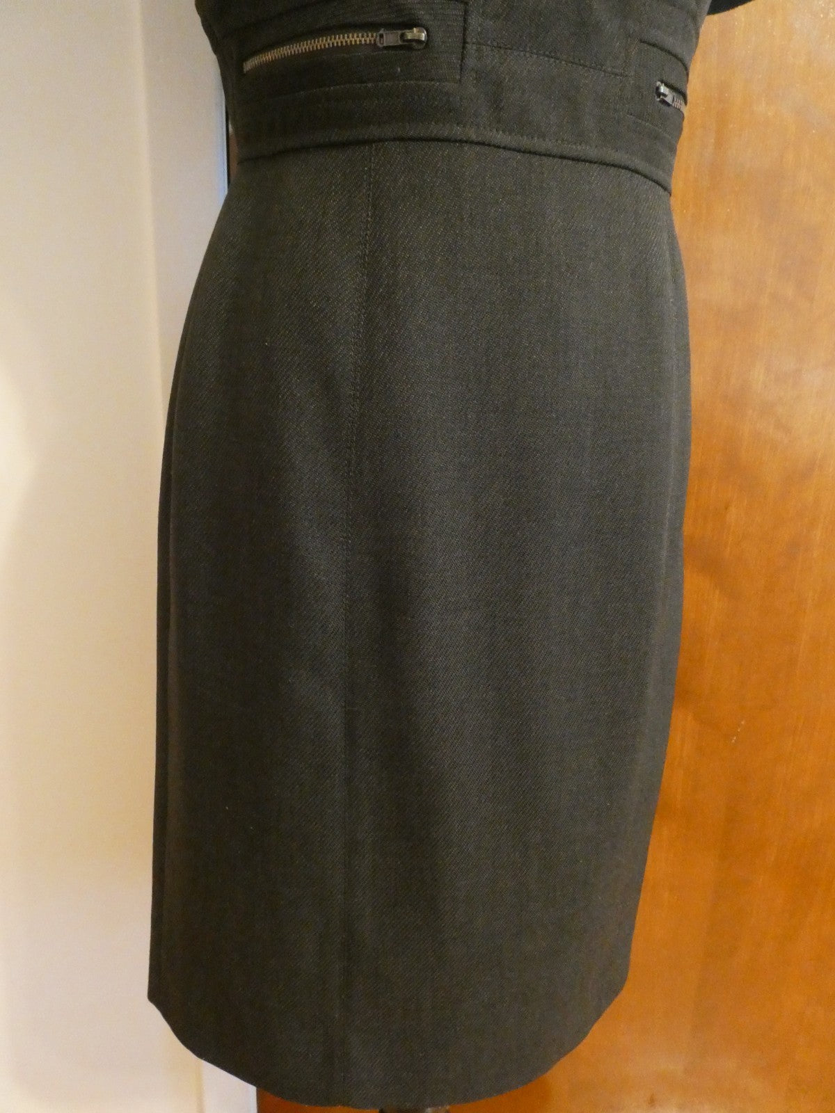 Tahari Arthur S. Levine Women Dark Brown Sheath Dress Lined Slit Back Slit SZ 4