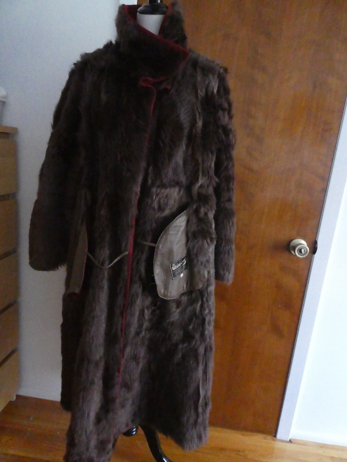 Women's Wine Shearling Sheepskin Long Winter Coat Spain 38 US 8 Runs big US 12