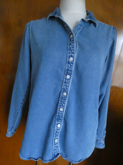 Abercrombie Fitch Women Chambray Denim Button Down Long Sleeve Boyfriend Shirt M