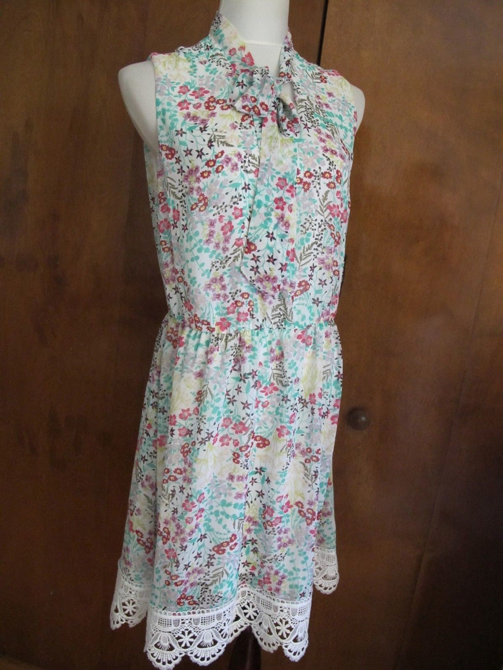 New York & Company Women’s Multi Color Embroidered Dress Size Large NWT