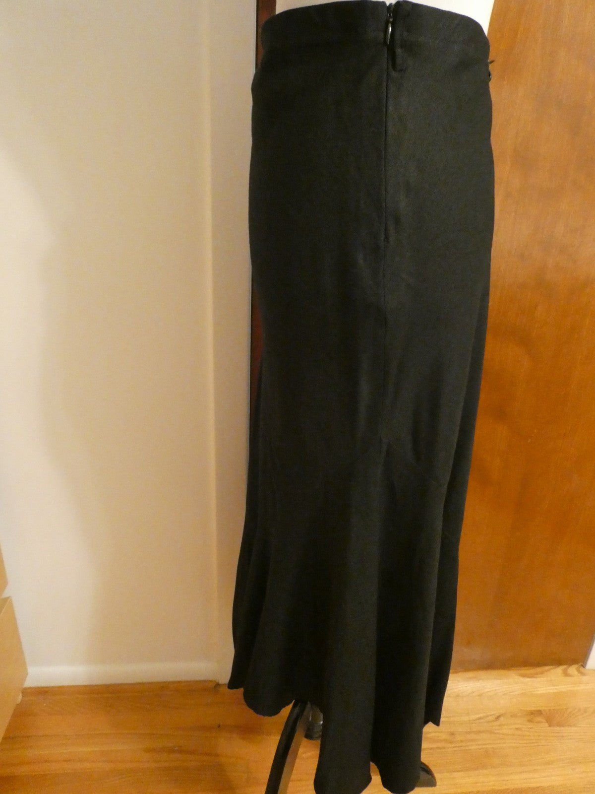 Larry Levine Women Black Linen Rayon Skirt Flare Hem Elegant Long Skirt Size 10
