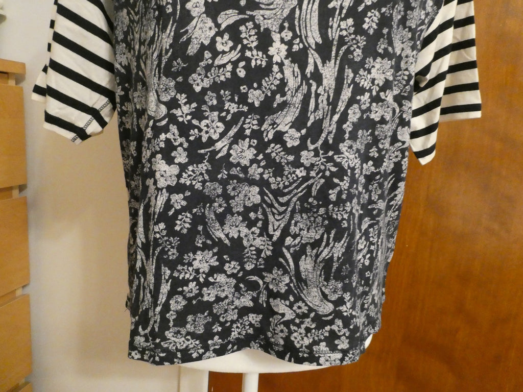 Gap women’s multicolor soft cotton short sleeve top size Large