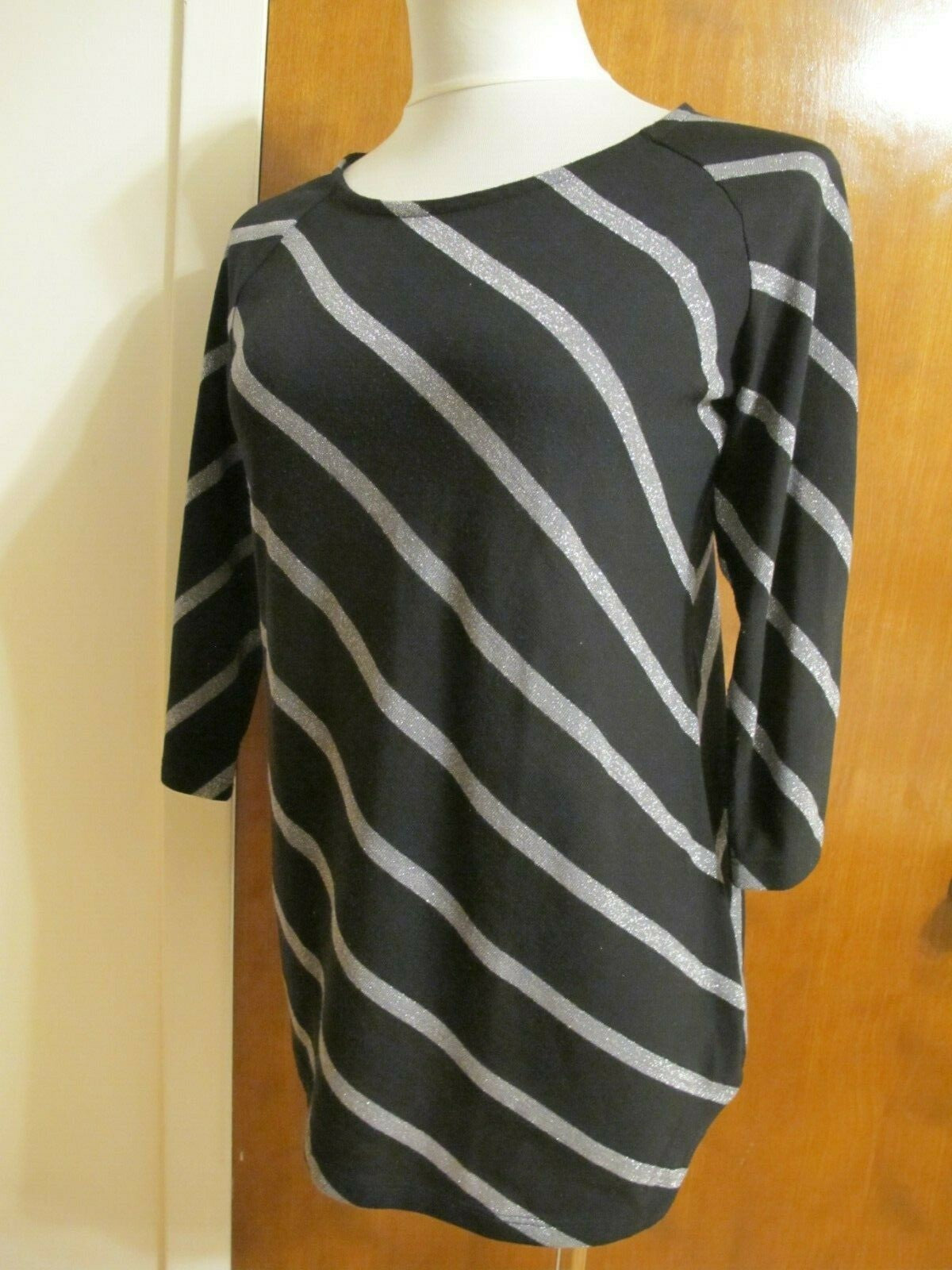 INC International Concepts womens black 3/4 sleeves detailed top Large (Fits M)