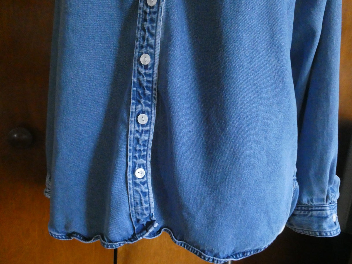 Abercrombie Fitch Women Chambray Denim Button Down Long Sleeve Boyfriend Shirt M