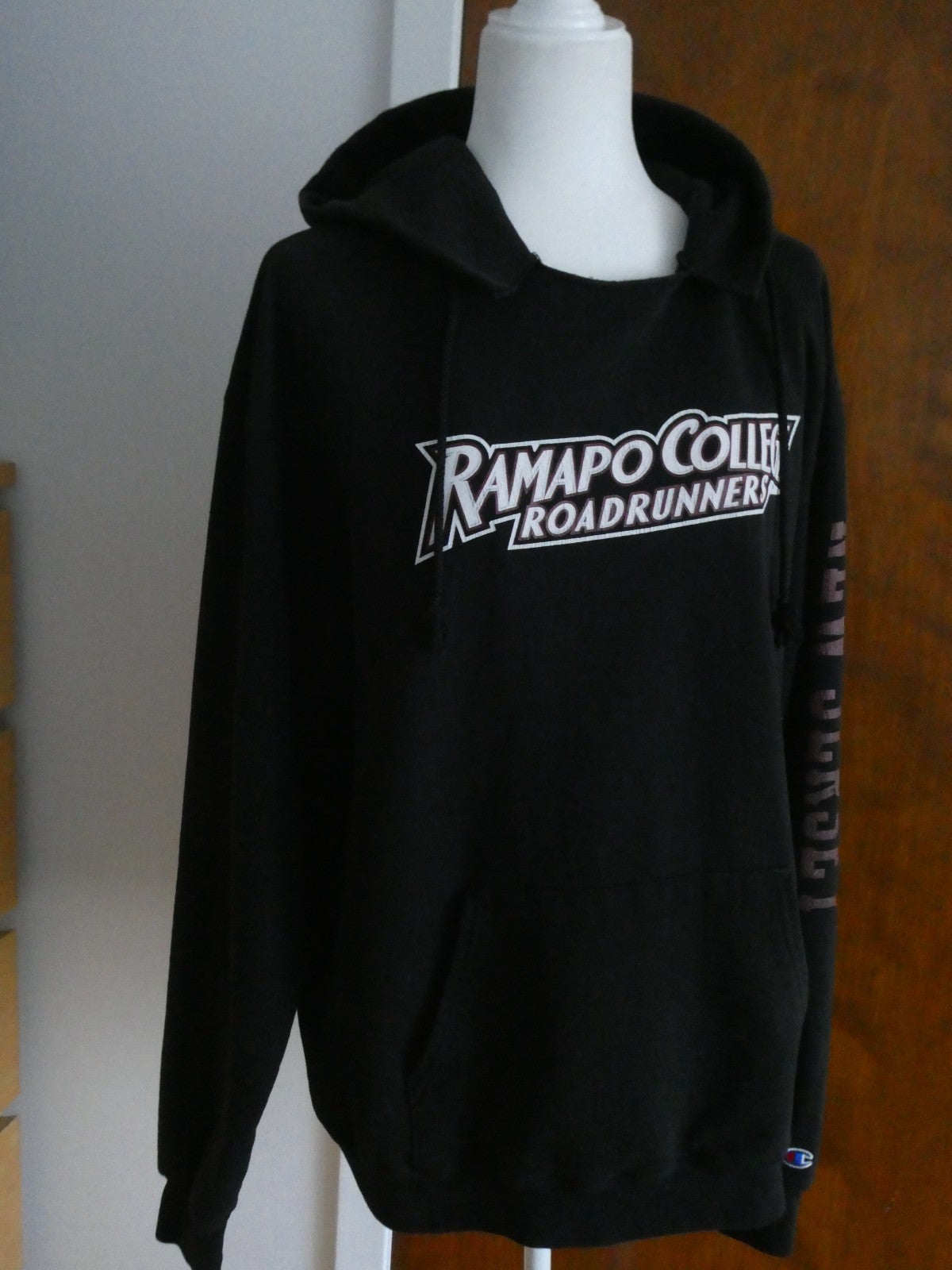 Champion Eco Authentic Ramapo College Roadrunners Hoodie Black XL Pullover