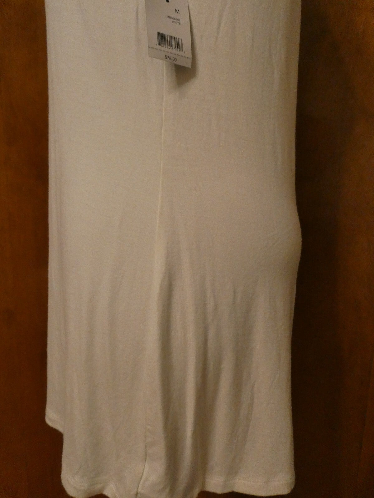 Tahari women's white sleeveless decorated top size Medium