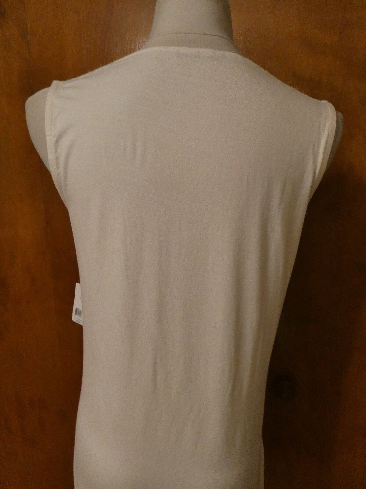 Tahari women's white sleeveless decorated top size Medium
