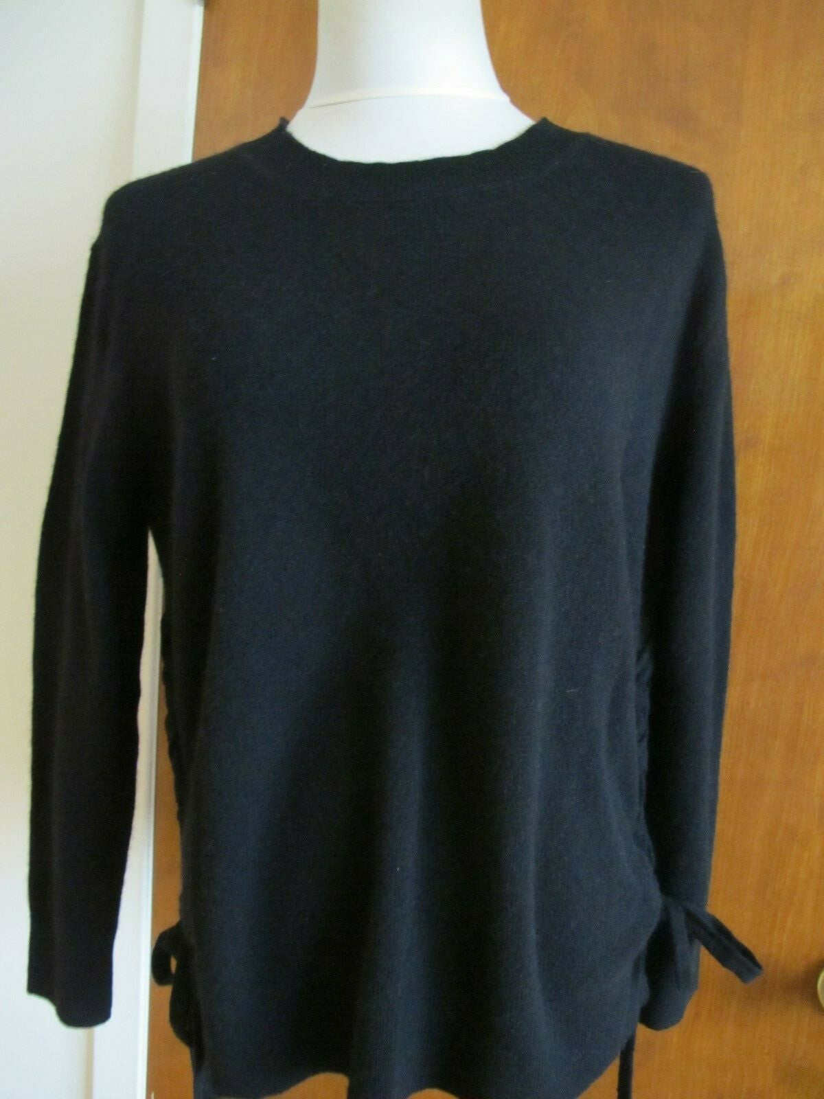 Bloomingdale's Women's Black 2 Ply Cashmere Guttered Sweater Small  