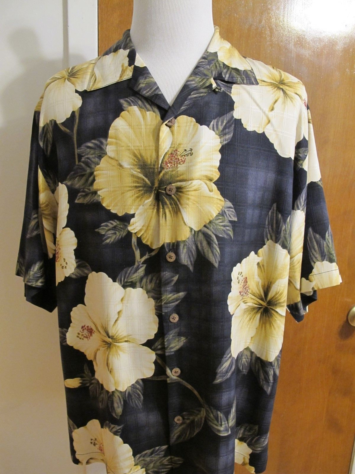 Tommy Bahama Men's Silk Black Gray Yellow Button Down Gorgeous Shirt Large 