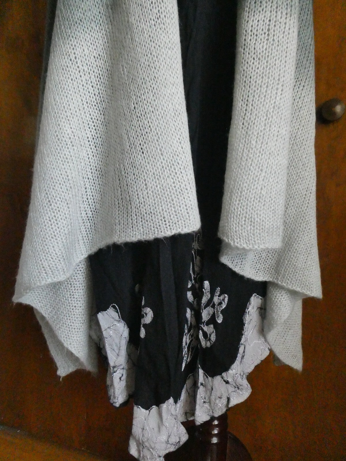 Women's Cashmere Soft Gray/Black Large Scarf/Wrap 30” X77” From Italy