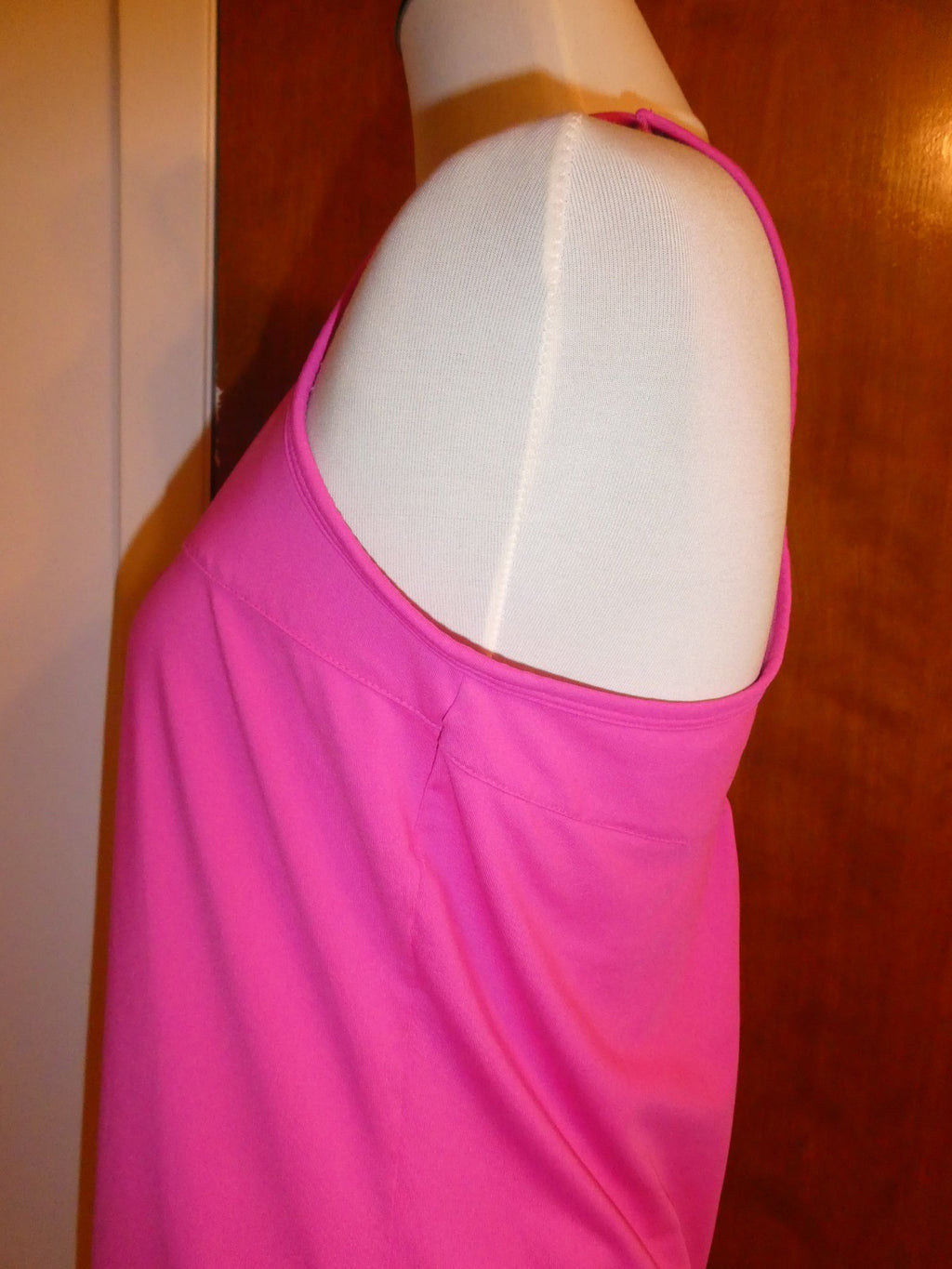 Athleta Women’s Pink Tank Top Large Sleeveless Racerback Ruffle Hem Stretch