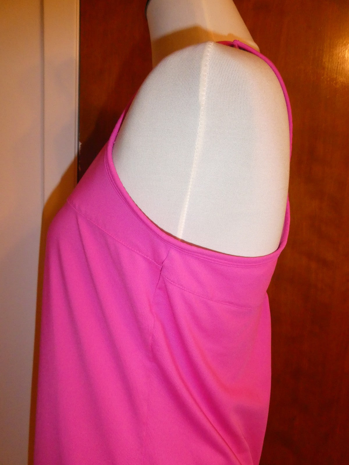 Athleta Women’s Pink Tank Top Large Sleeveless Racerback Ruffle Hem Stretch