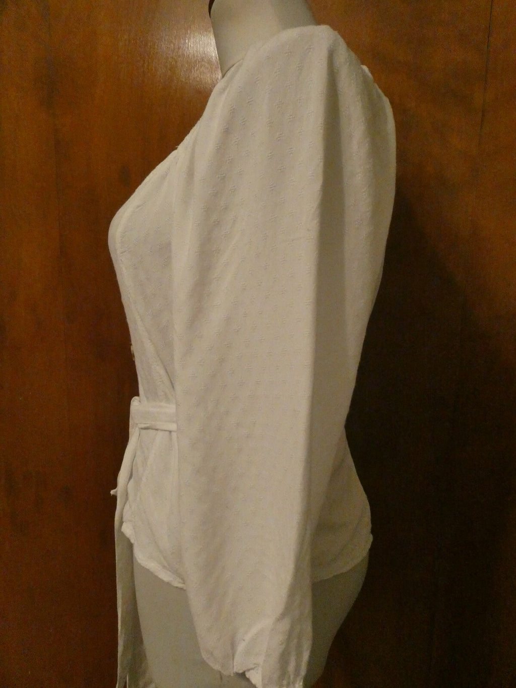 Abercrombie & Fitch women’s 100% viscose white top 