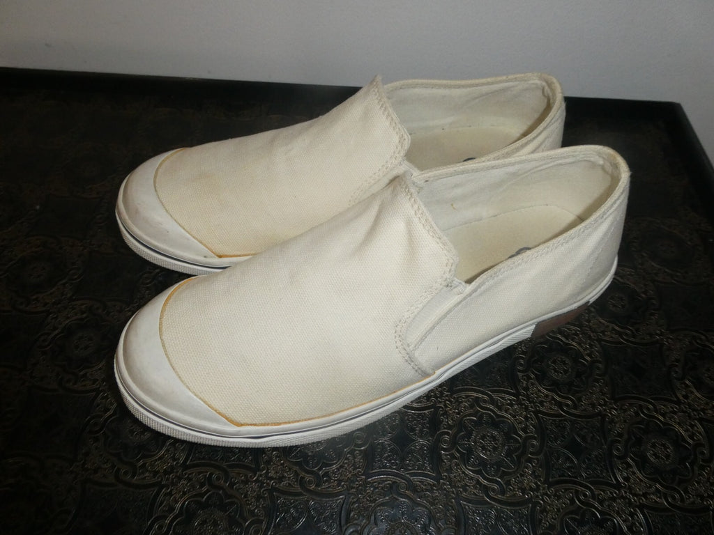 UGG Women’s Ivory Slip On Sneakers Size 5 US