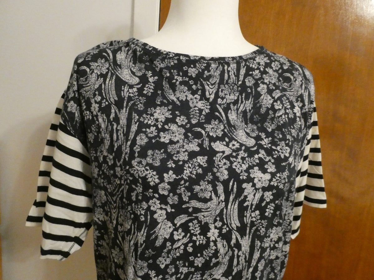 Gap women’s multicolor soft cotton short sleeve top size Large
