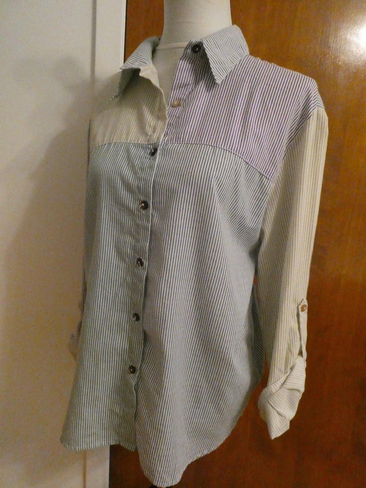 Tapelo Womens Top Size Large Striped Colorblock Button Front Roll Tab Sleeve USA