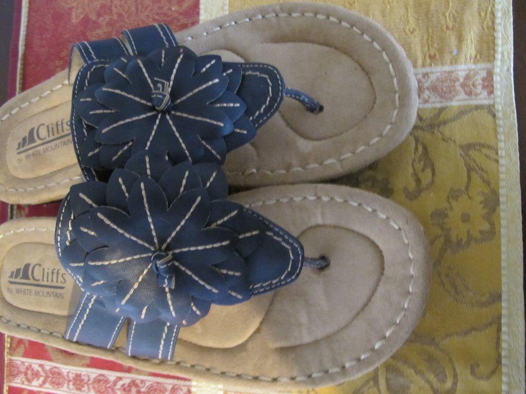 Cliffs By White Mountain Cove Black Thong Sandals Size 9 M