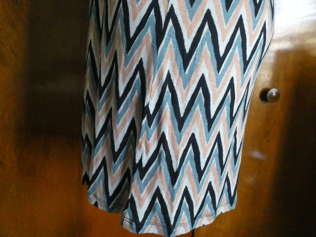Gap women's rayon stylish orange/blue/black detailed top size Large