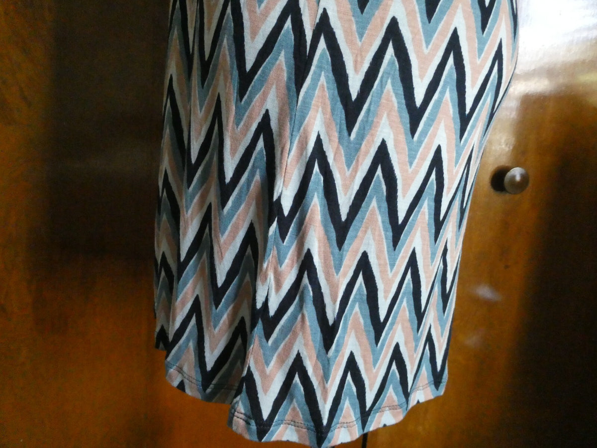 Gap women's rayon stylish orange/blue/black detailed top size Large