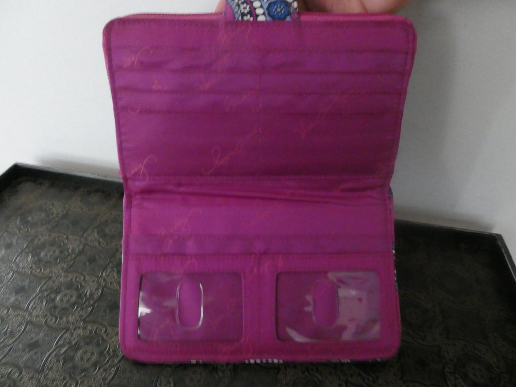Vera Bradley Women’s Turncock Pink Floral Pattern Wallet Size Large