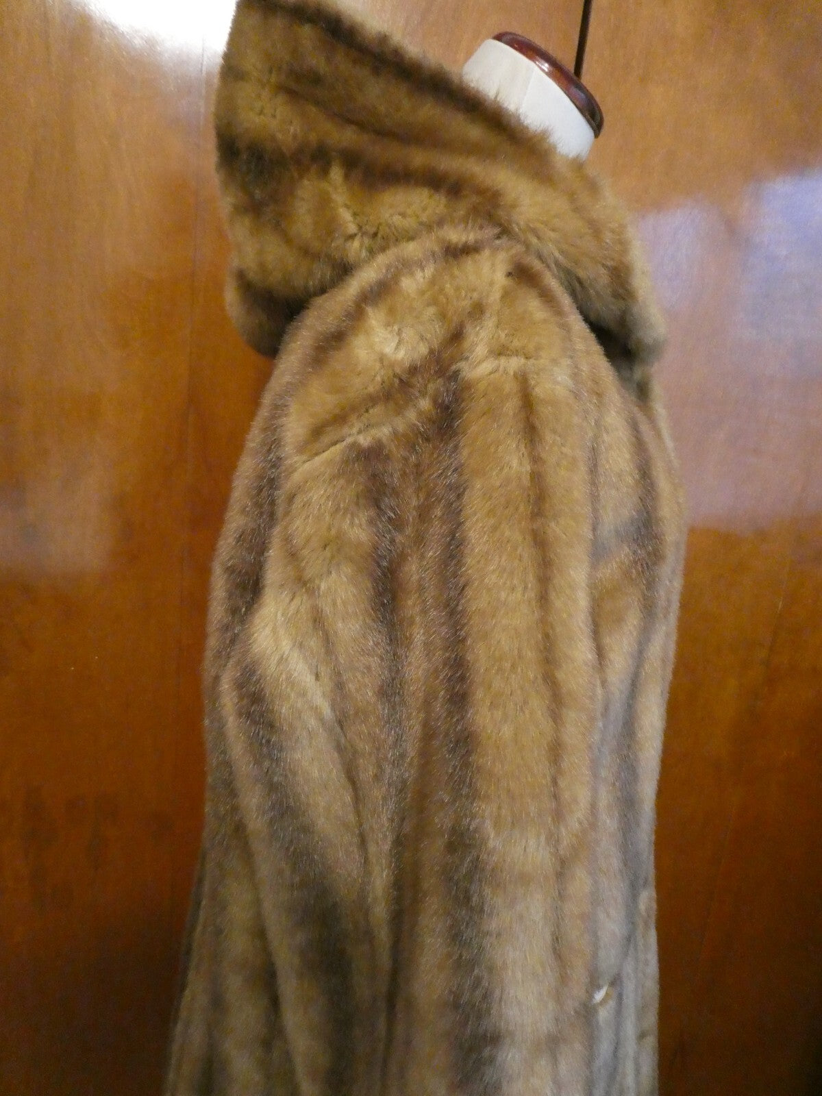 Jones New York Women’s Beige Faux Fur Reversible Hooded Winter Coat Size Large