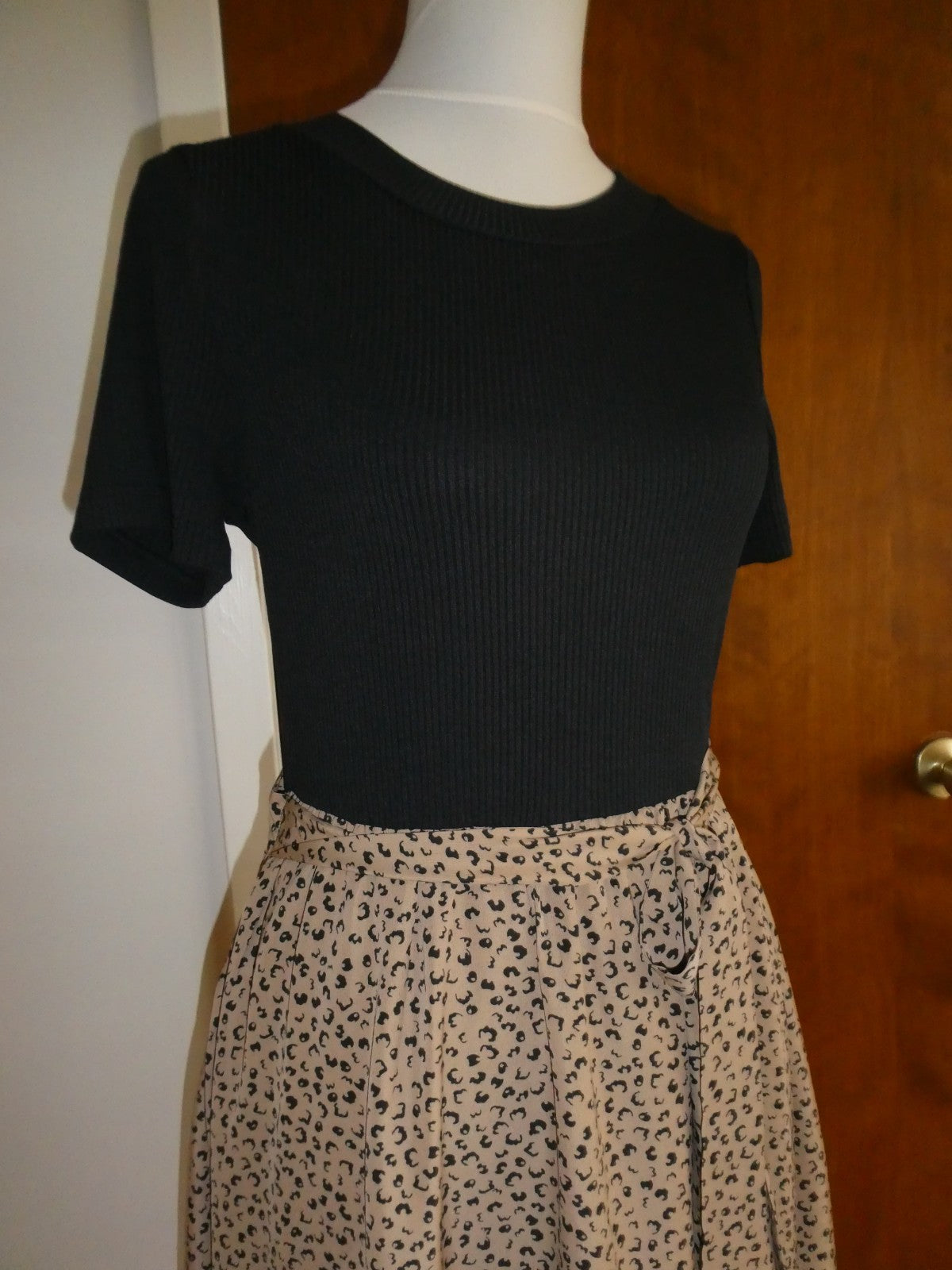 Zattcas Women's Small Black Rib Knit Animal Print Midi Dress Tie Waist NWT