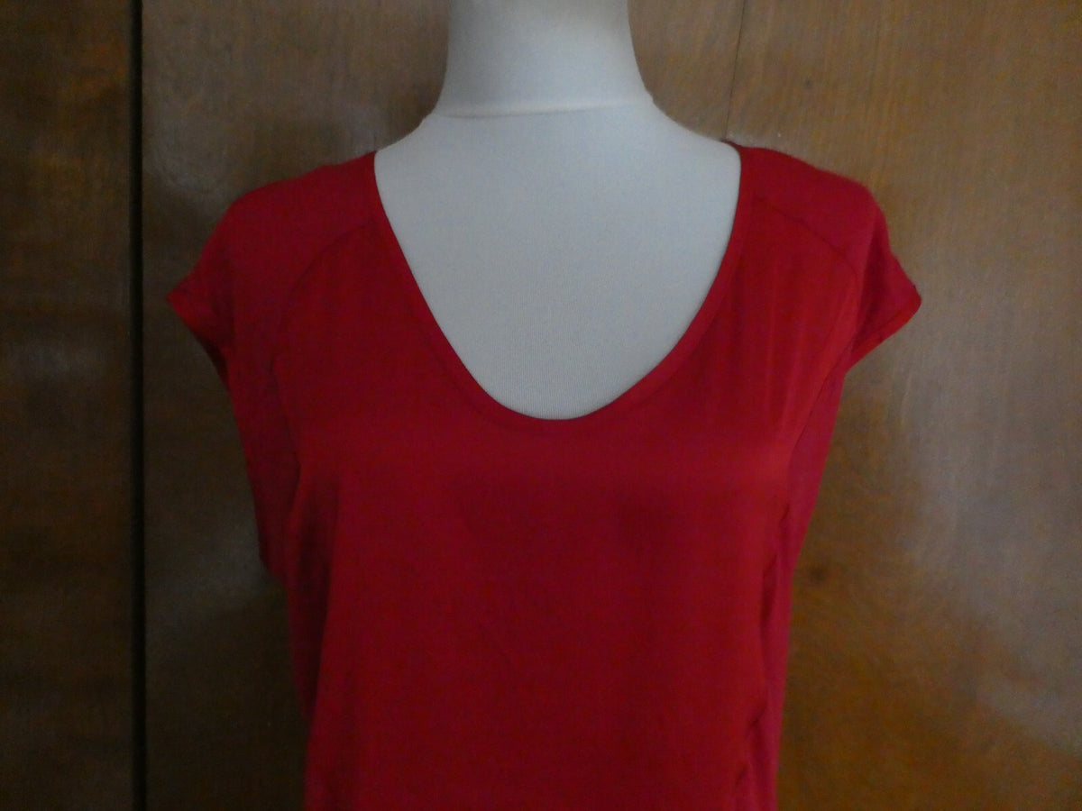 Gap women's red detailed rayon top size Large