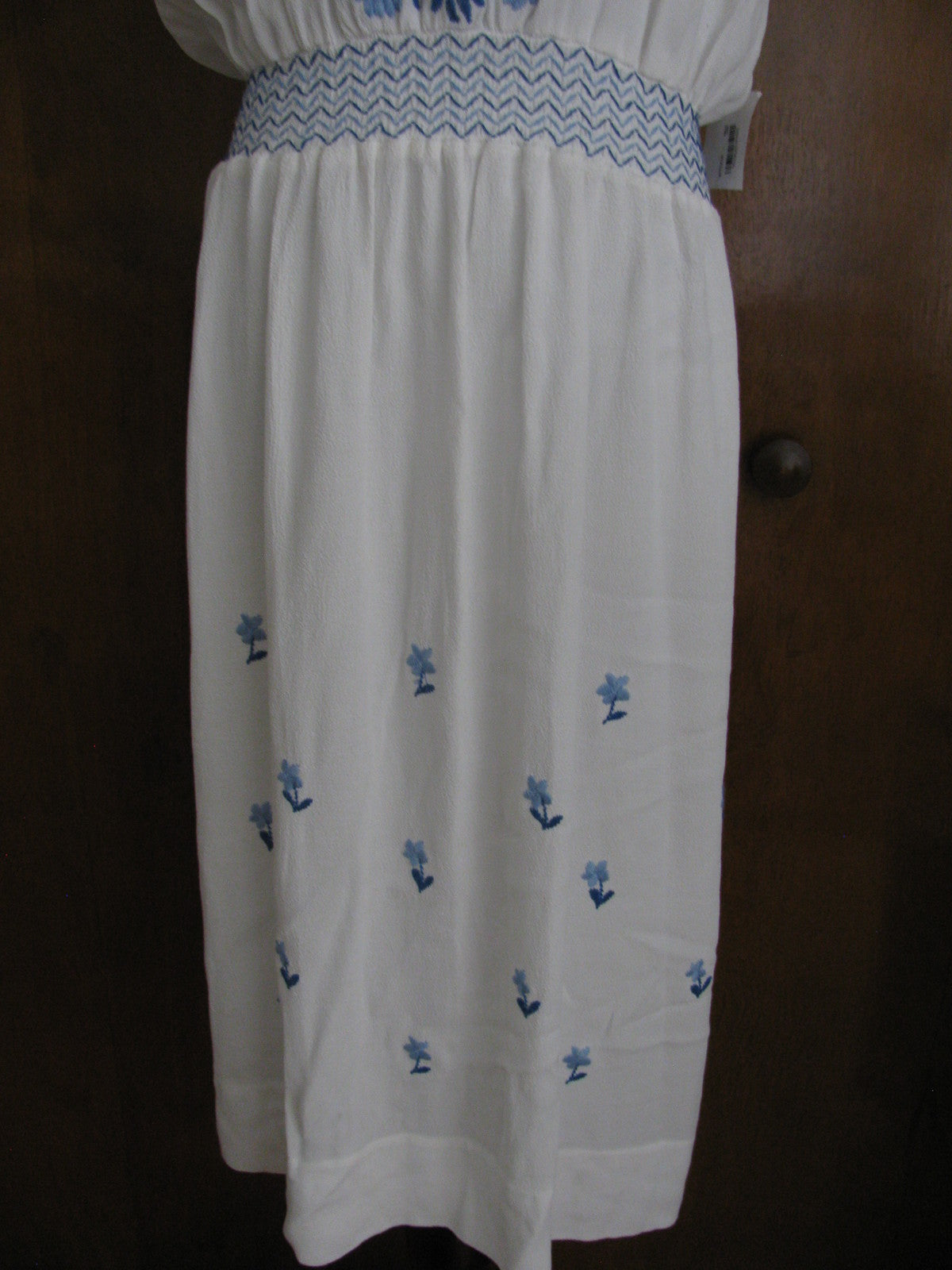 Impulse women's white embroidered dress size XLarge NWT 