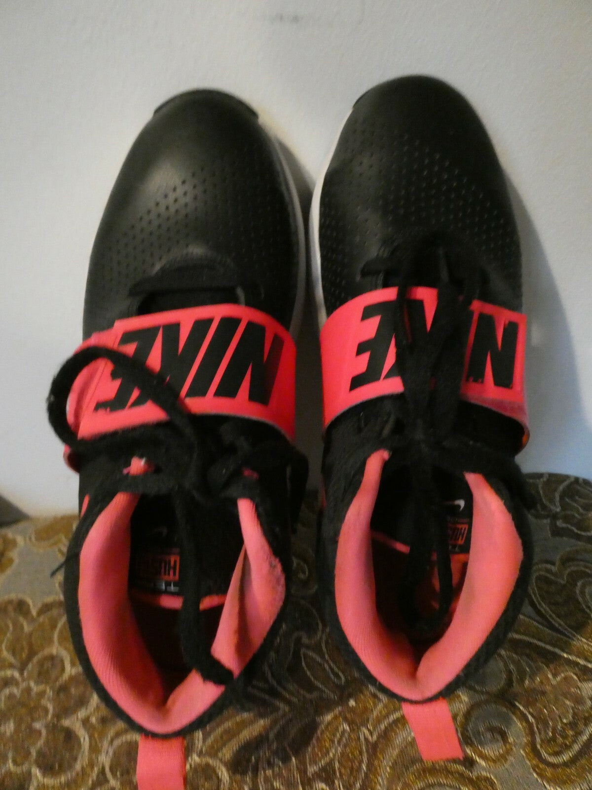 Nike Team Hustle Youth Girls Black Pink Sneakers Shoes 881941-002 Size 7Y